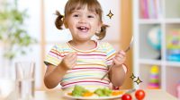 Cara Membantu Anak Memilih Makanan Sehat
